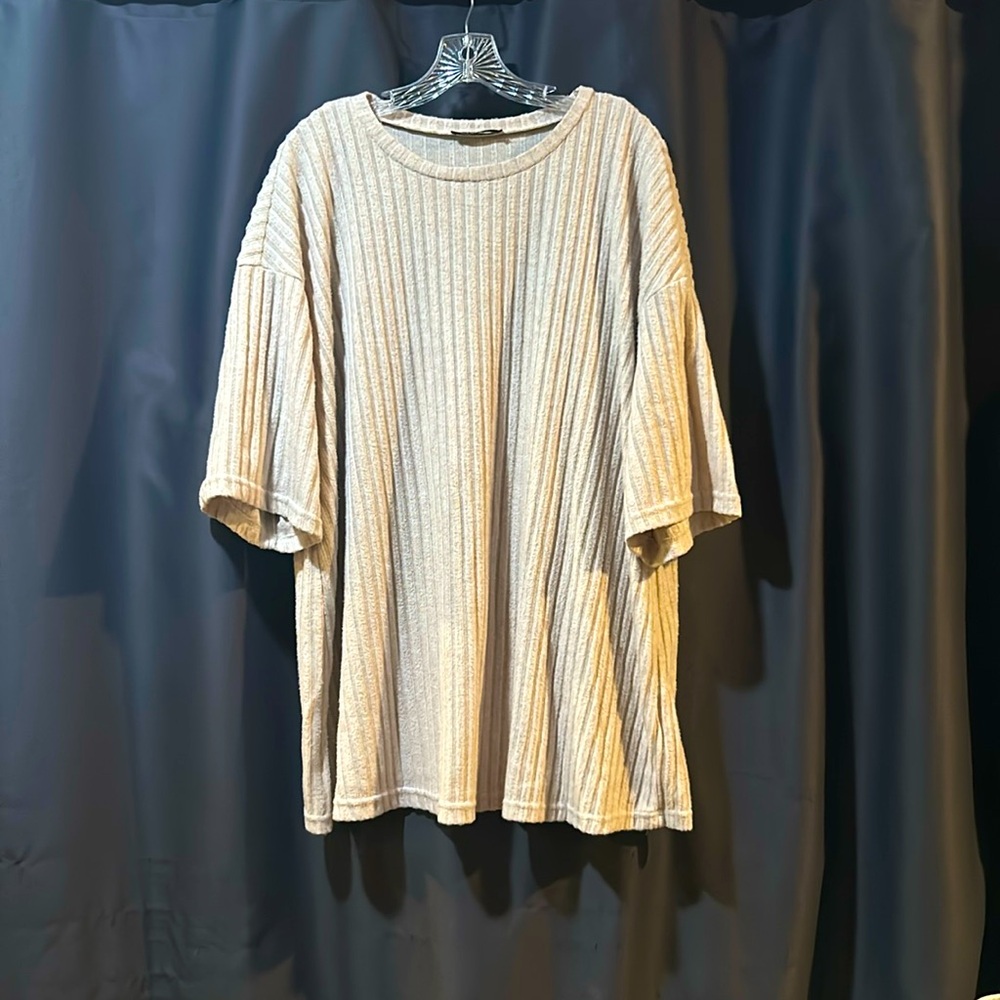 Ripple round Nate T-shirt, in the color tan
